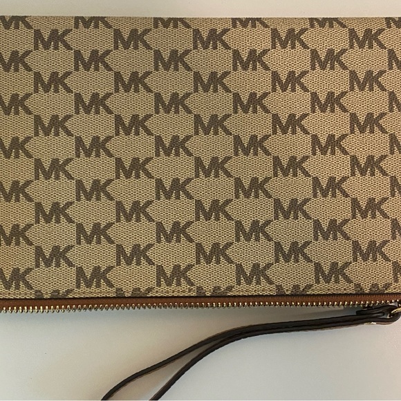 Michael Kors Bag - Picture 4 of 4